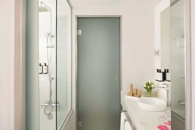 Deluxe, 1 Queen and 1 Single Bed, with Extra Bed, Allegro Barcelona 4/5