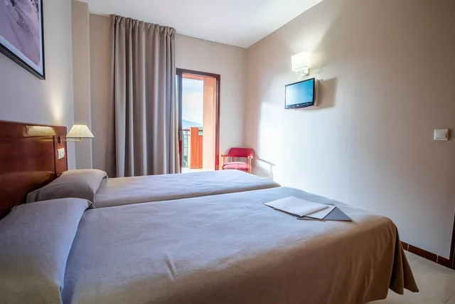 1 Bedroom, Apartment, Twin Beds, Pool View, Sofa, Ilunion Miramar 7/9