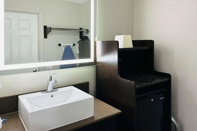 غرفة قياسية بسرير كوين، Rodeway Inn Lemon Grove San Diego East 6/8
