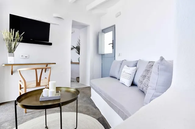 Supreme, Suite, Double Bed, Sea View, Sofa، Living Theros Luxury Suites 2/2