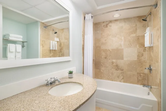 Courtyard, Studio, Suite, 2 Double Beds، Tradewinds Island Grand Resort 4/4