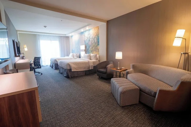 جناح بسريرين كوين مع أريكة لذوي الإعاقة، Courtyard by Marriott Cartersville 1/2