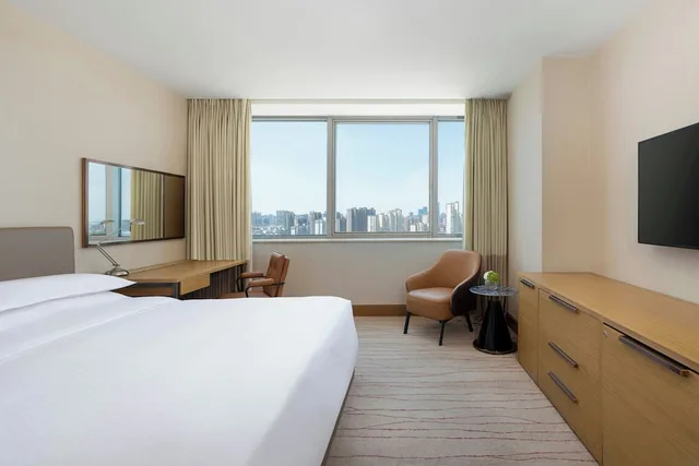 غرفة بسرير كينج في طابق مرتفع، Four Points By Sheraton Shanghai Daning 3/9