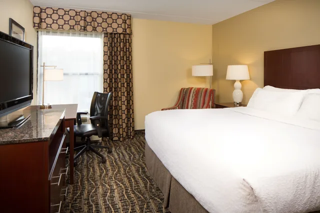 غرفة قياسية بسرير كوين، Holiday Inn Dubuque/Galena 2/3