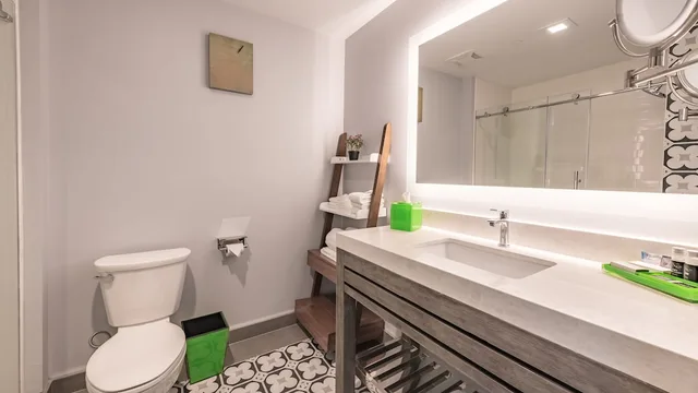 Preferred, King Bed، Lexen Hotel-North Hollywood Near Universal 5/6