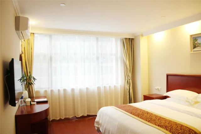 غرفة بزنس بسرير كوين، GreenTree Inn Chizhou High-Speed Railway Station Hotel 2/3