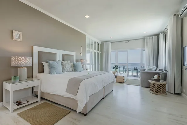 جناح فاخر بسريرين منفصلين بإطلالة على البحر بشرفة، The Robberg Beach Lodge 2/10