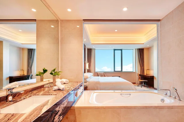 غرفة كلوب بسرير كينج، Sheraton Harbin Xiangfang Hotel 3/3