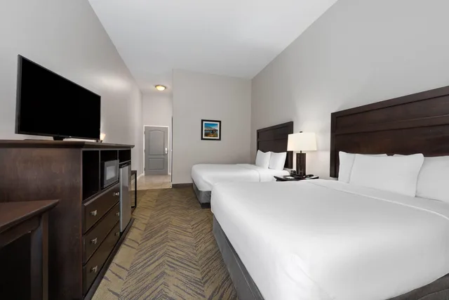غرفة رباعية لذوي الإعاقة، La Quinta Inn & Suites by Wyndham-Brookshire-West Katy 2/3