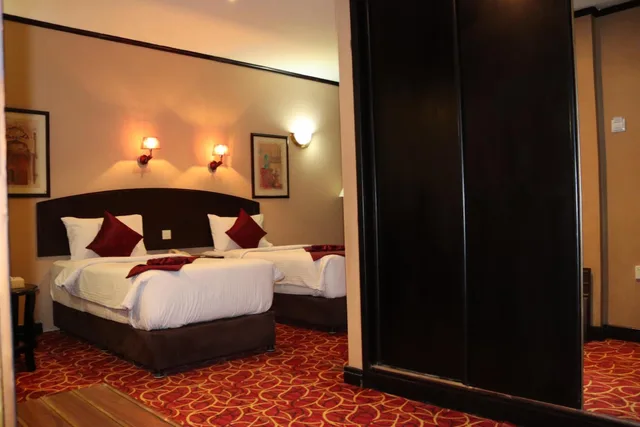 غرفة ثلاثية، GSS Palace Hotel 1/1