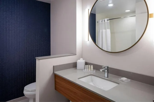 جناح بسريرين كوين مع أريكة بحوض استحمام لذوي الإعاقة، Fairfield Inn & Suites by Marriott Somerset 4/6