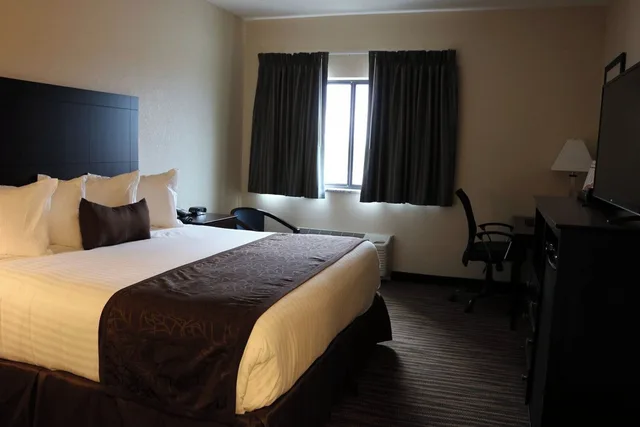 Room, King Bed, Cobblestone Inn and Suites Maryville 3/10