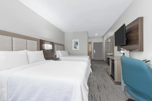 Suite, 2 Queen Beds, Sofa, Holiday Inn Express And Suites Granbury 1/6
