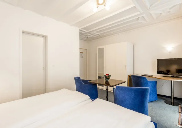 Urban, Comfort, Queen Bed، Hotel Alpina Luzern 7/10