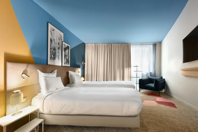 Connecting, King and Twin Beds, Radisson Hotel Bordeaux Saint Jean 2/7