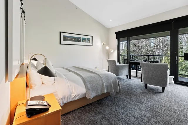 Lodge, Studio, King Bed، Black Rock Ocean Front Resort 1/10