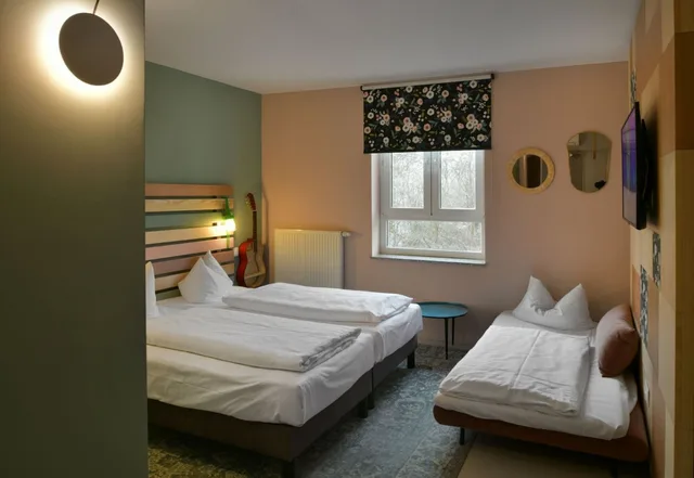 غرفة كومفورت بسريرين منفصلين مع أريكة، Hotel BIRGIT Berlin Mitte 2/7