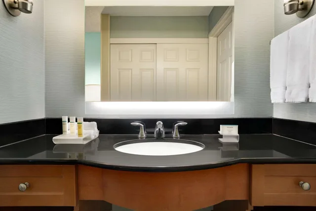 2 Bedrooms, Suite, King Bed, Homewood Suites By Hilton Houston-Willowbrook Mall 4/7