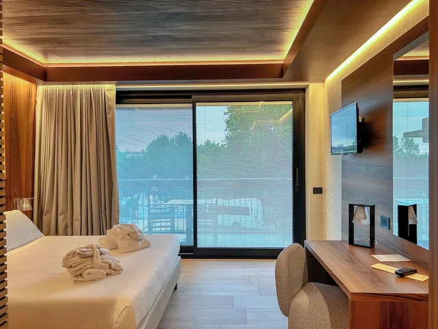 غرفة ديلوكس بسرير مزدوج، Alevic Hotel Sirmione 4/8