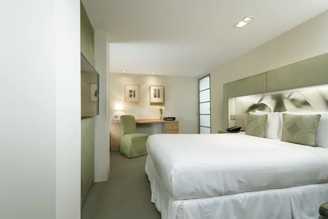 Deluxe, King Bed, The Shoreham Hotel 4/7