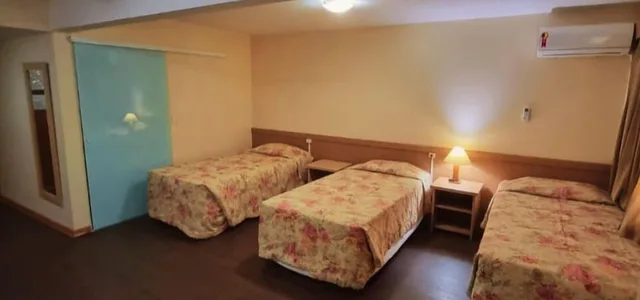 غرفة قياسية ثلاثية بسريرين منفصلين وثلاثة أسرّة، Hotel Golden Park Curitiba by Nacional Inn 8/10