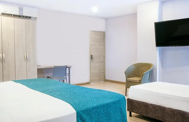 غرفة قياسية ثلاثية، Santorini Casablanca 2/4