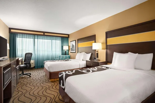 غرفة بسريرين مزدوجين، La Quinta Inn & Suites by Wyndham Richmond-Midlothian 1/4