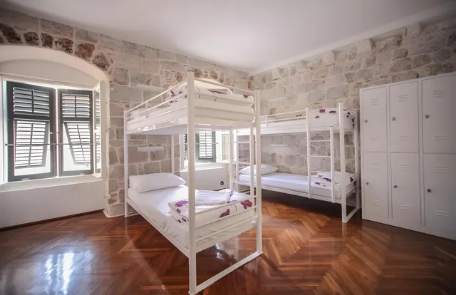 Mixed Dorm, 12 Beds، Hostel Angelina Old Town Dubrovnik 1/2