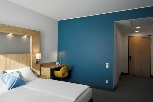 غرفة قياسية بسرير كينج بإطلالة، Four Points Flex by Sheraton Bochum 2/4