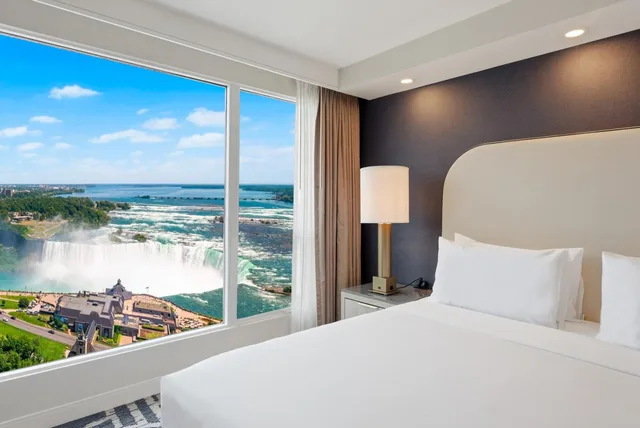 Suite, 2 King Beds, Falls View، Embassy Suites By Hilton Niagara Falls Fallsview 1/3