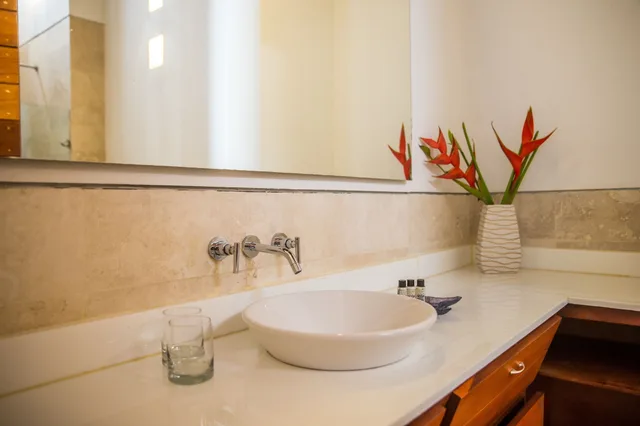 شقة ديلوكس بسرير كينج وسريرين منفصلين بشرفة بغرفتي نوم مع أريكة، CASA CLAVER LOFT BOUTIQUE HOTEL 8/9