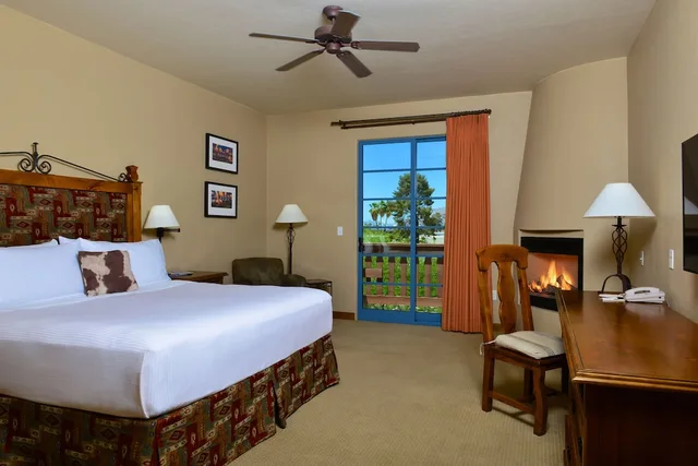 Spa, Deluxe, King Bed، Lodge On The Desert 2/5