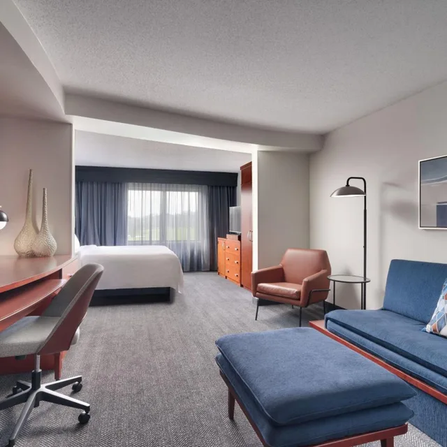Studio, King Bed, Large, Courtyard Marriott Johnson City 5/6