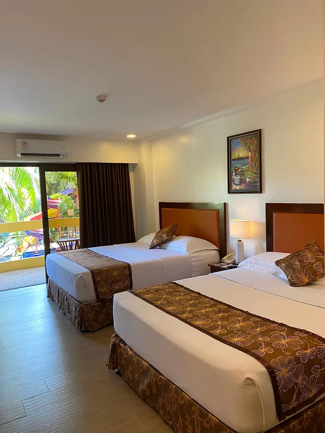 Grand, Paradise, Pool View، Paradise Garden Resort Hotel and Convention Center 2/3