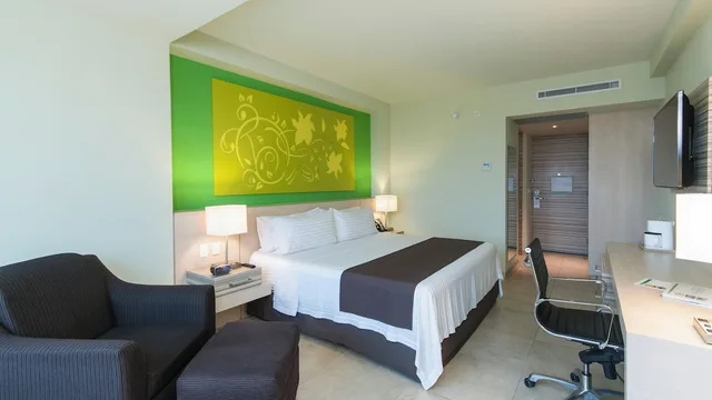 غرفة قياسية بسرير كينج، Holiday Inn Coatzacoalcos 2/5