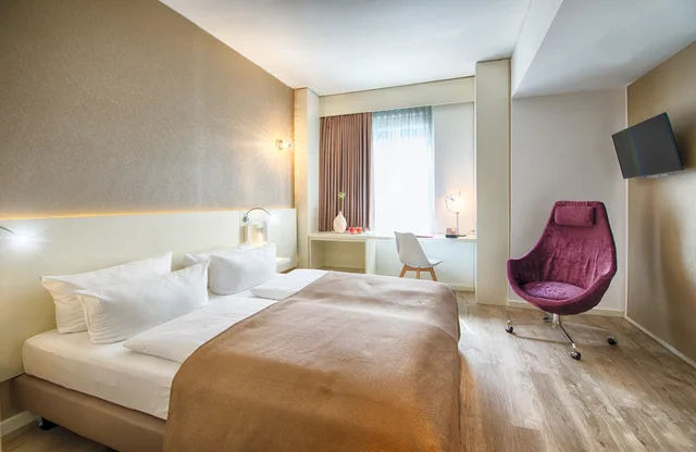 Superior, Single, Double Bed, LEONARDO HOTEL BERLIN MITTE 2/5