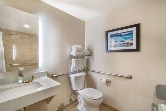 غرفة بسرير كينج لذوي الإعاقة، Best Western Plus Carpinteria Inn 4/4