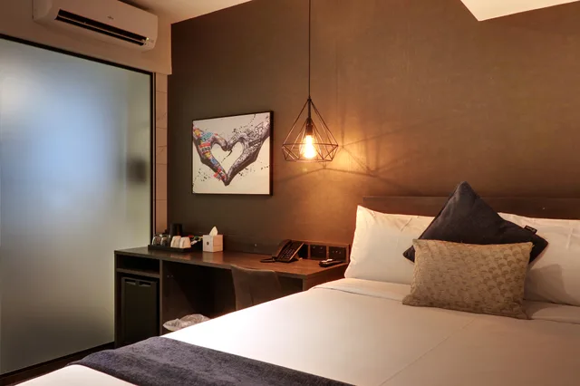 Inner, Queen Bed، The Viv Hotel Wellington 6/8