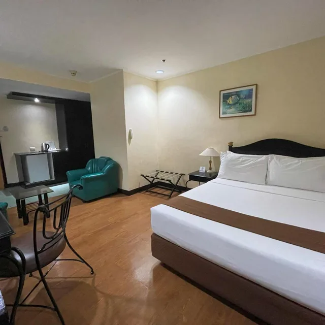 Junior Suite, Golden Peak Hotel and Suites powered by Cocotel 4/10