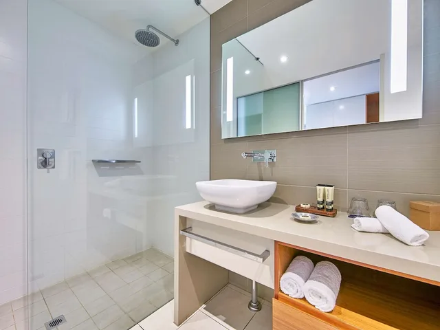 Bliss, Double Bed, Bathtub, The Sebel Mandurah 9/10