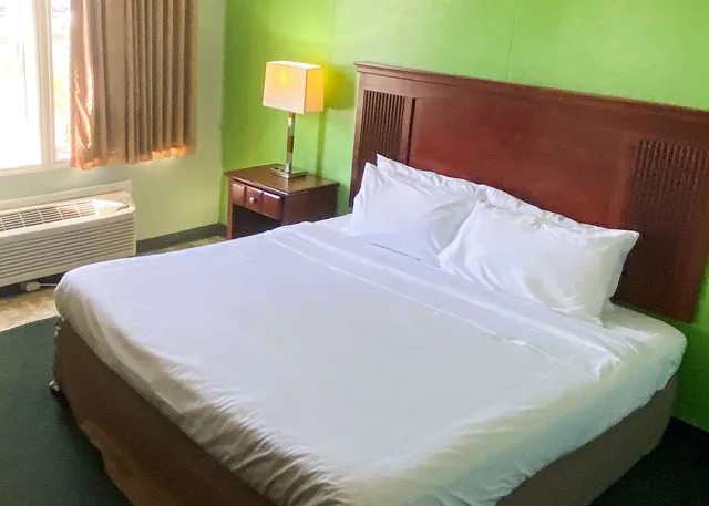 غرفة بسرير كينج، Knights Inn Lake City Fl 1/2