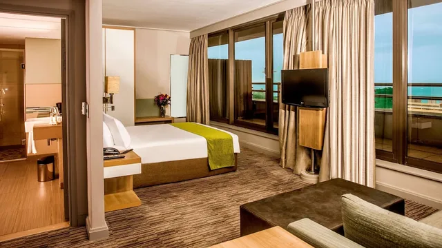 جناح بسرير كوين، Garden Court Umhlanga 2/2