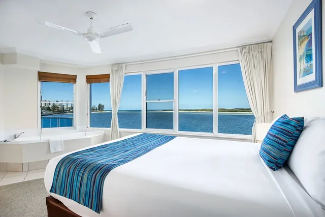 2 Bedrooms, Spa, Apartment, 2 Queen Beds, Water Front، Watermark Resort 2/4
