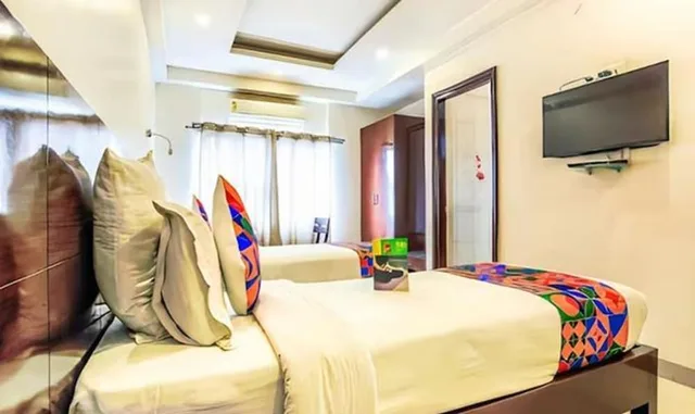 غرفة بريميوم بسرير كوين، Hotel Heritage Heights 1/1