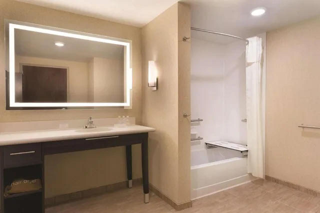 جناح بسريرين كوين مع أريكة لذوي الإعاقة، HOMEWOOD SUITES BY HILTON WEST DES MOINES/SW MALL AREA 9/9