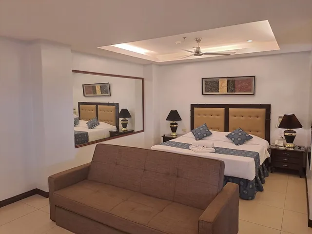 Lagoon, Family, King Bed, Balcony، Wild Orchid Resort 1/1