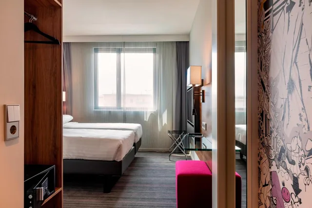 غرفة بسريرين منفصلين، Moxy Milan Linate Airport 6/8