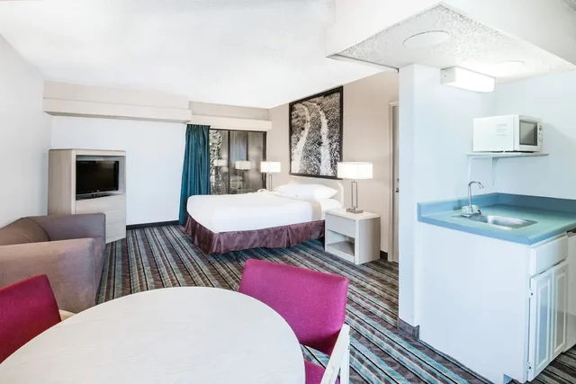 جناح استوديو بسرير كوين، Republic Hotel of Ozona 1/3