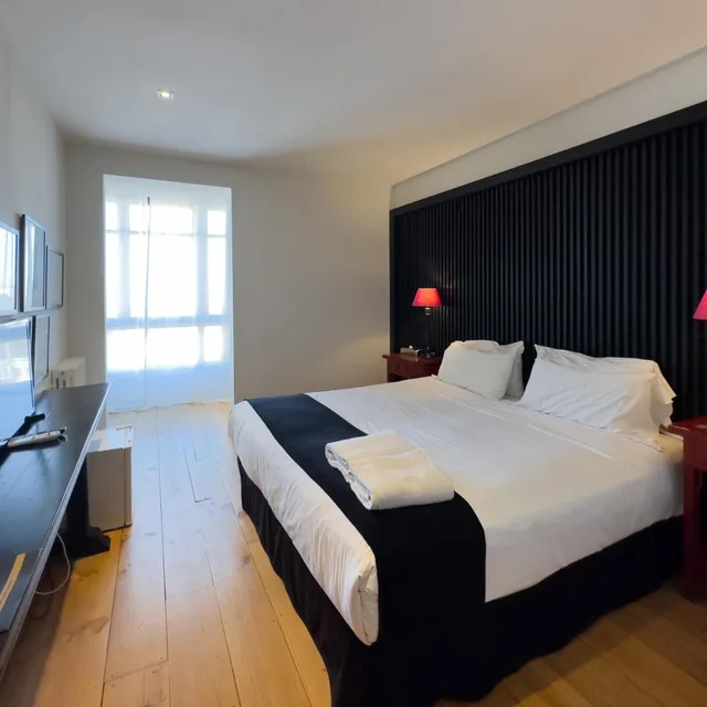 Deluxe, Double or Twin Bed, Shared Lounge Access، Hotel Market 1/6