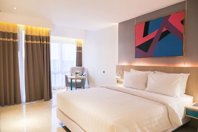 Superior, Queen Bed, with Pool، Pentacity Hotel Balikpapan 1/4